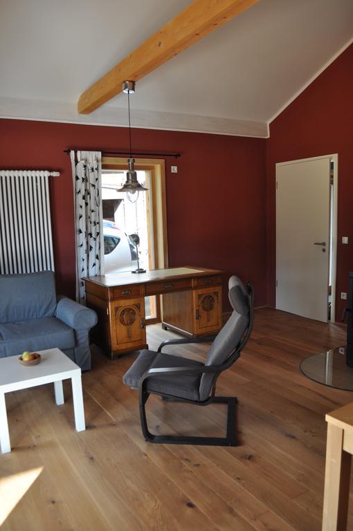 Holzmichel Apartment *